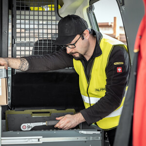 PALFINGER  Mobil eines Servicepartners
