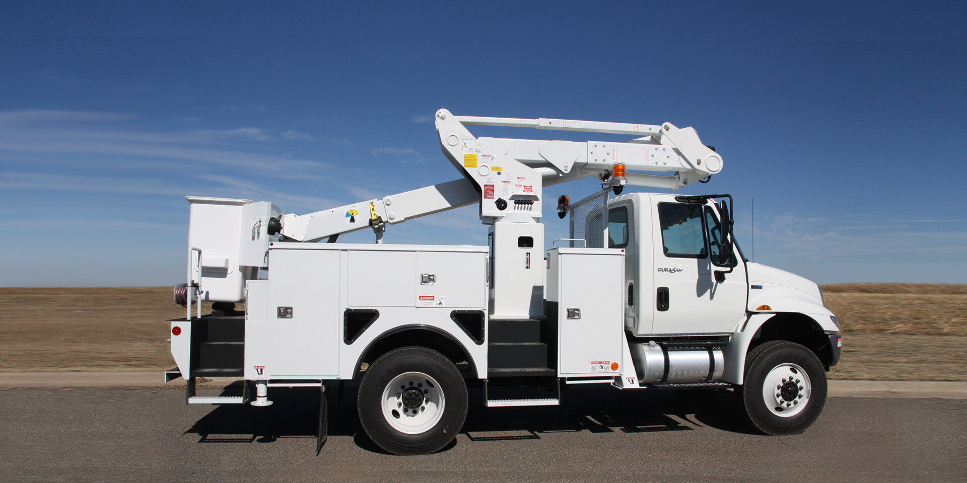 ETC MH 42 IH Aerial Lift Truck ETC MH 42 IH Aerial Lift Truck