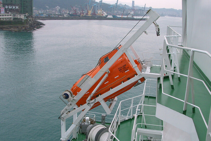 Free fall Lifeboat Davits PALFINGER MARINE Free fall Lifeboat Davits PALFINGER MARINE