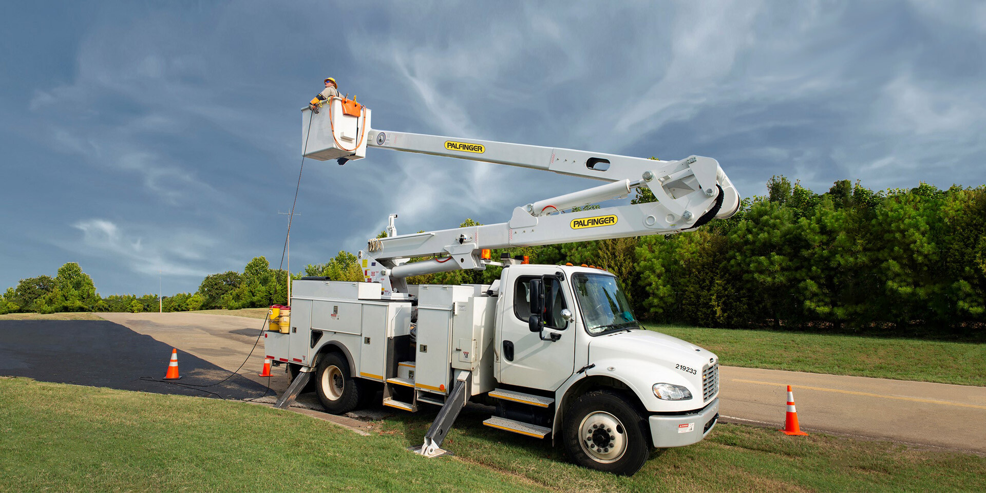 PALFINGER ETO 55 MH Aerial Lift Truck PALFINGER ETO 55 MH Aerial Lift Truck