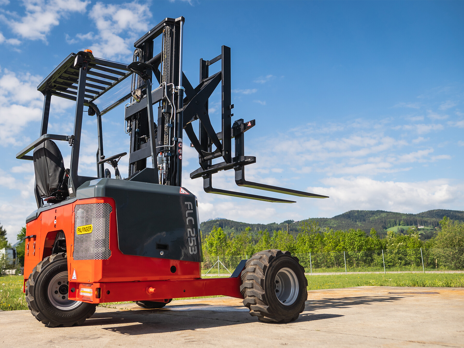 PALFINGER Truck Mounted Forklift: powerful PALFINGER Truck Mounted Forklift: powerful