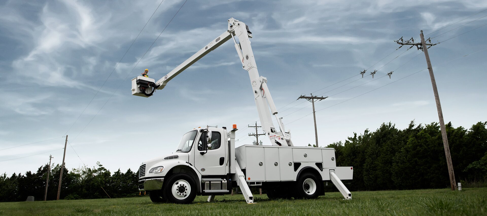 New PBO 5548 IM Bucket Truck New PBO 5548 IM Bucket Truck