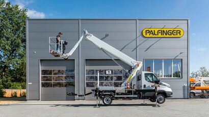 The P 250 BK and the P 280 CK - PALFINGER’s first emission-free aerial work platforms - will be presented at bauma. The photo shows the P 250 BK.  | © PALFINGER