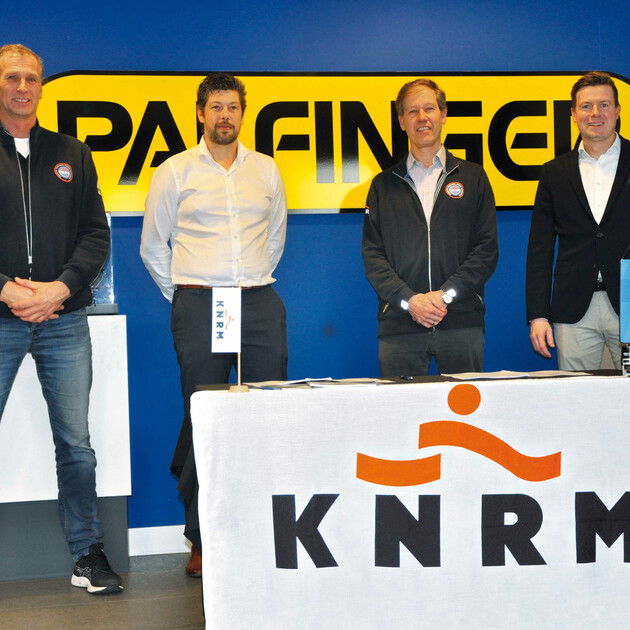 from left to right: Gert-Jan Wijker, Head of Technical Service at the KNRM; Arnoud Straakenbroek, Sales Director Governmental and Professional Boats and Davits at PALFINGER; Jacob Tas, General Director of the KNRM; Alexander Schouten, Global Sales Director Boats and Davits at PALFINGER | © KNRM