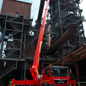 Xe nâng PALFINGER trang bị trên xe tải - đang tải