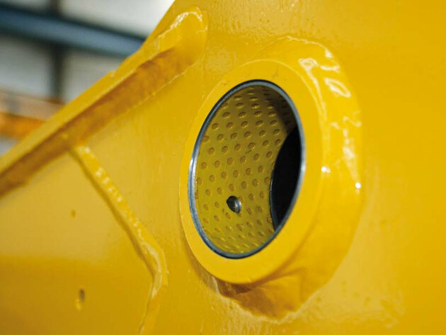 8. All moving parts are given new bearings. 8. All moving parts are given new bearings.