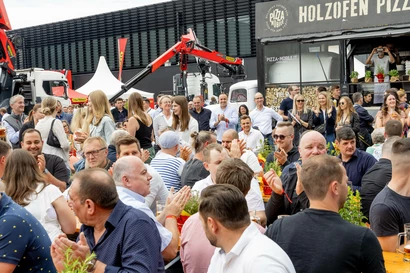 PALFINGER Mitarbeitende beim großen Team Event