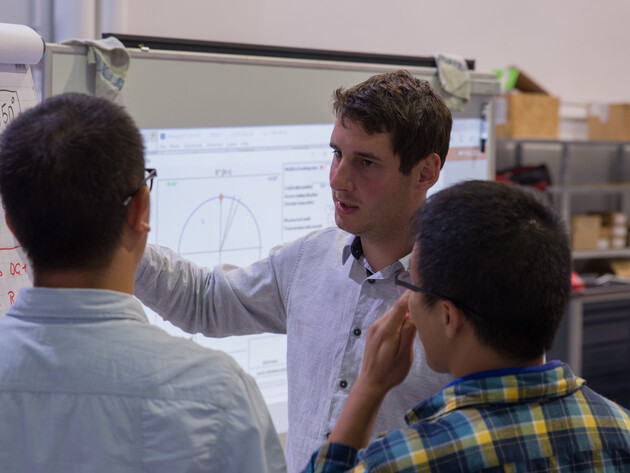 TO UNDERSTAND TO UNDERSTAND