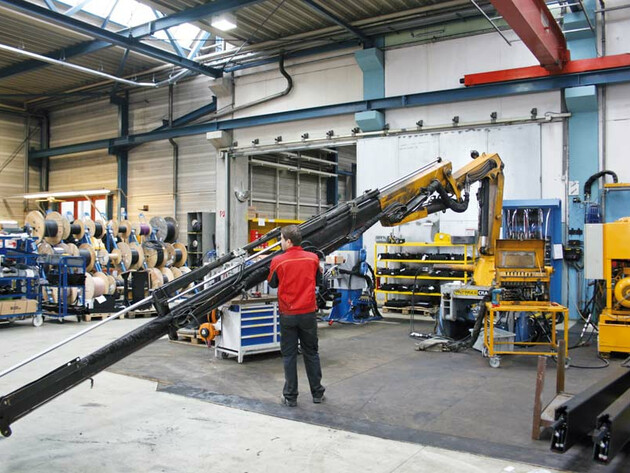 2. The attachments are removed. The main components are disassembled and labelled. 2. The attachments are removed. The main components are disassembled and labelled.