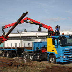 Recyclingkran S260Z - Transport von Schienen