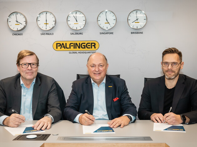from left to right: Per Harald Kongelf, COO, Aker BP; Andreas Klauser, CEO PALFINGER AG and Torbjørn Engedal, CEO Optilift at the official signing ceremony at the PALFINGER headquarters in Salzburg, Austria. | © PALFINGER