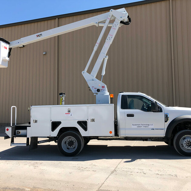 ETC 40 IH Aerial Lift Truck