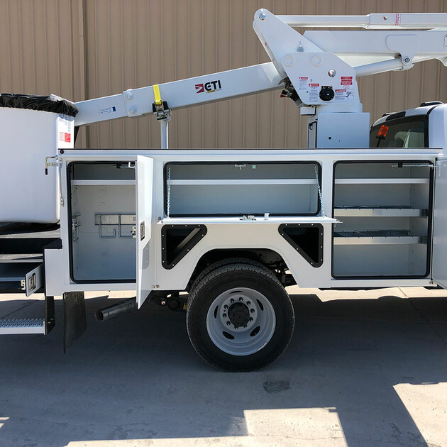 ETC 40 IH Aerial Lift Truck