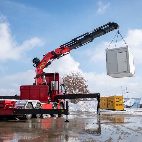 Guindaste articulado modelo PK 165.002 TEC 7 da PALFINGER na neve