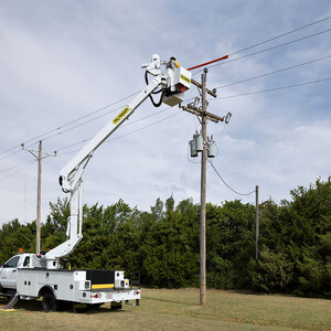 ETC MH 40 IH Bucket Truck Driver Side Rear View