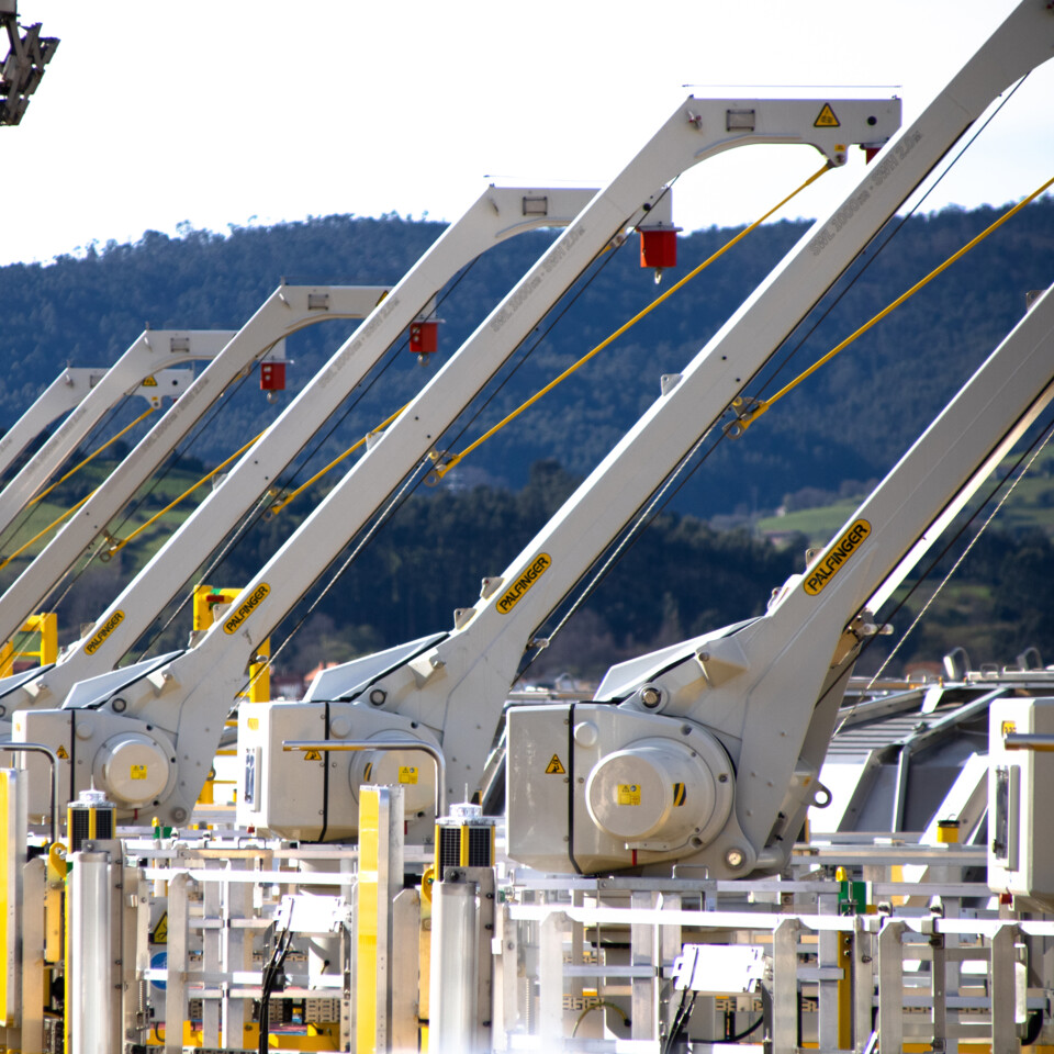 PALFINGER MARINE supplies service cranes for Poland's largest offshore wind farm. | © PALFINGER MARINE