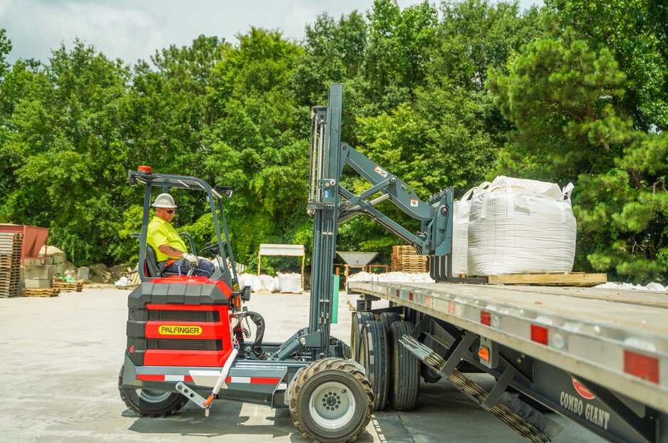 truck-mounted forklift